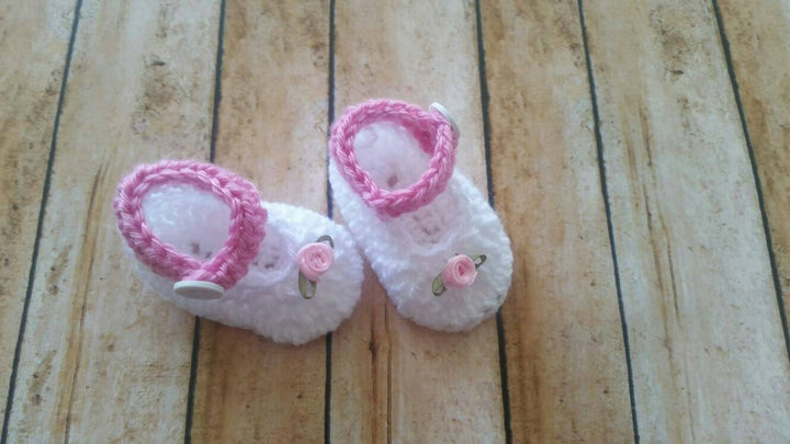 Crochet Baby Shoes, Baby Girl Shoes, Pink Mary Janes with Flowers, Girls' Shoes, Crochet Shoes, Baby Gift. Baby Shower Gift, Baby Reveal New