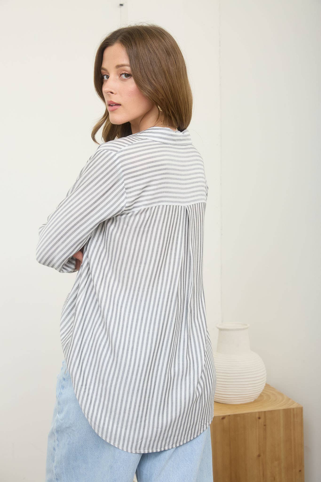 BUTTON UP SHIRT FOR WOMEN, STRIPE COLLARED BUTTON DOWN LIGHTWEIGHT : BLACK