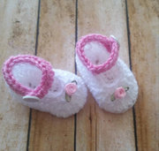 Crochet Baby Shoes, Baby Girl Shoes, Pink Mary Janes with Flowers, Girls' Shoes, Crochet Shoes, Baby Gift. Baby Shower Gift, Baby Reveal New