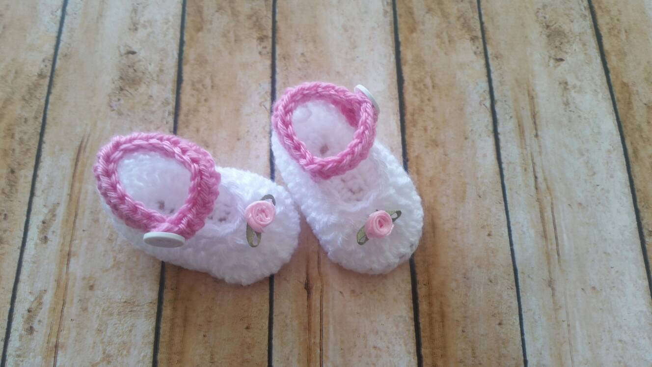 Crochet Baby Shoes, Baby Girl Shoes, Pink Mary Janes with Flowers, Girls' Shoes, Crochet Shoes, Baby Gift. Baby Shower Gift, Baby Reveal New