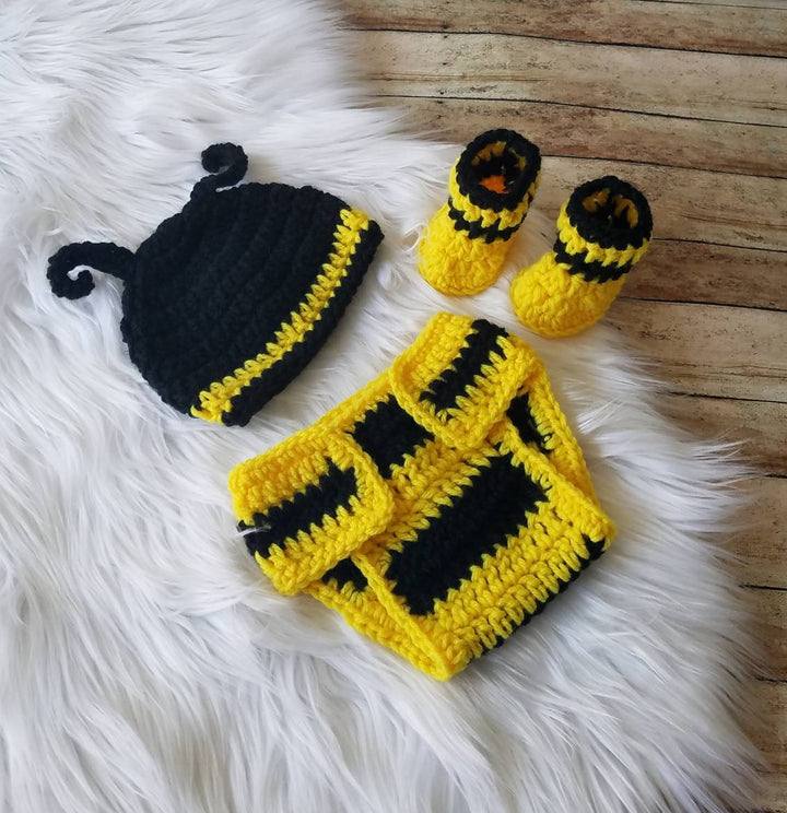 Bee Baby Boy Outfit, Baby Girl Hat Booties, Diaper Cover, Crochet Baby Boy Photo Prop